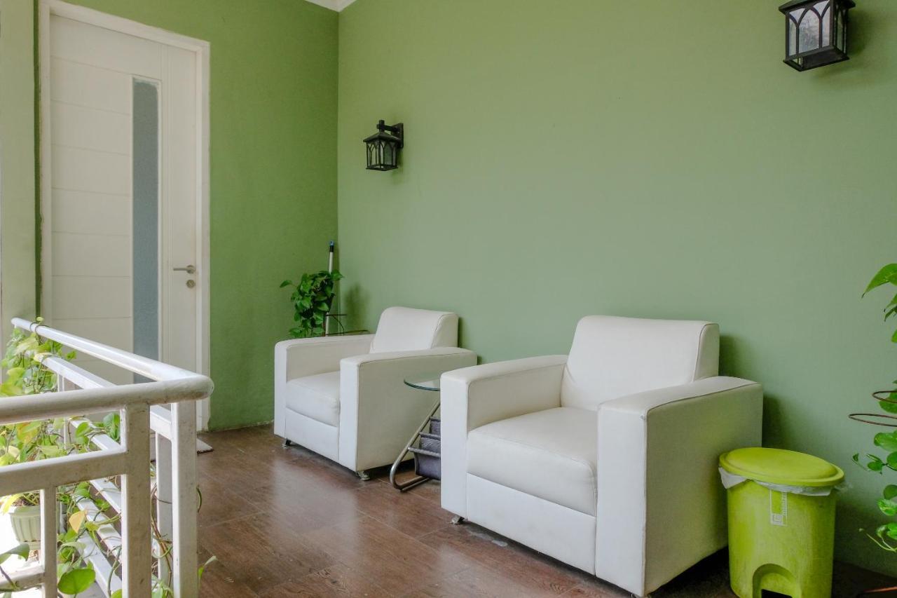 Spot On 1712 Griya Shanta Residence Malang Esterno foto