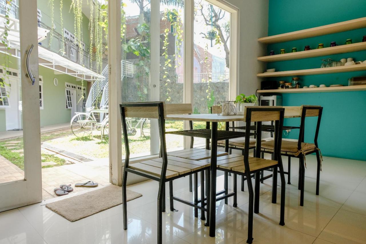 Spot On 1712 Griya Shanta Residence Malang Esterno foto